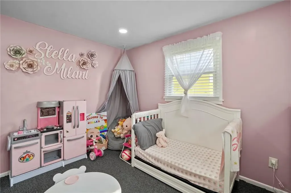 8 Pommenville Street Pawtucket RI 02861