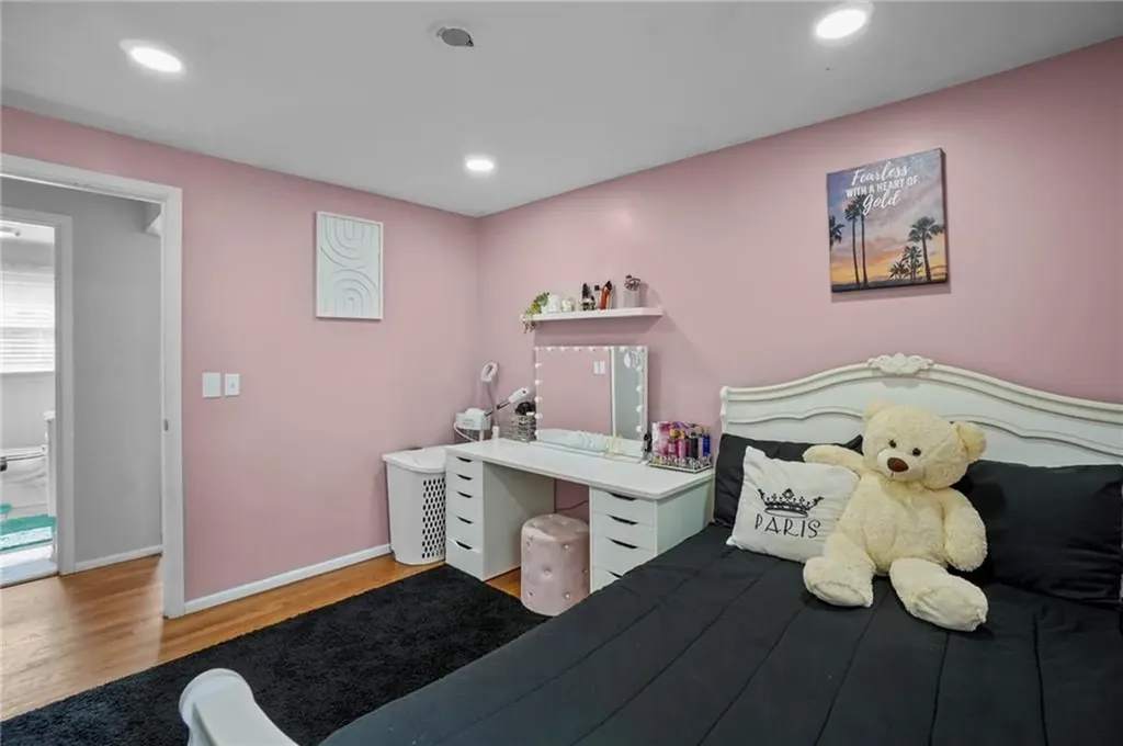 8 Pommenville Street Pawtucket RI 02861