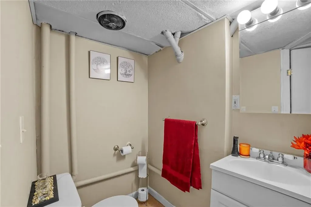 8 Pommenville Street Pawtucket RI 02861