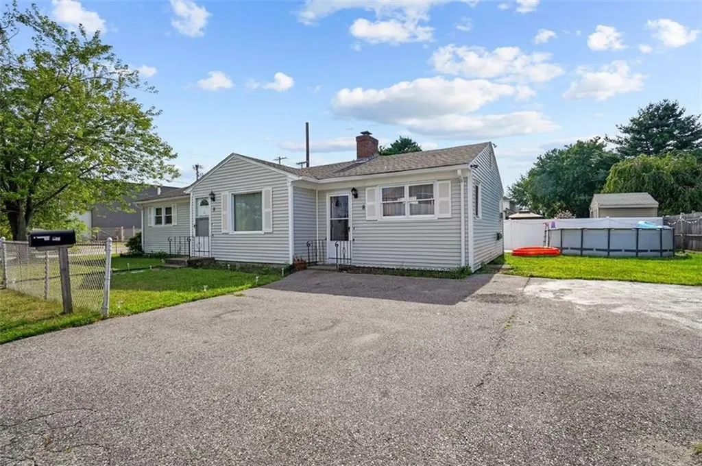 8 Pommenville Street Pawtucket RI 02861