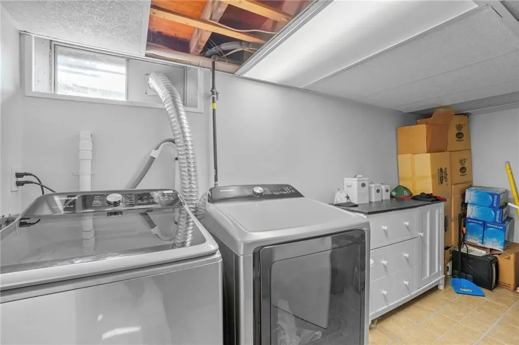 8 Pommenville Street Pawtucket RI 02861