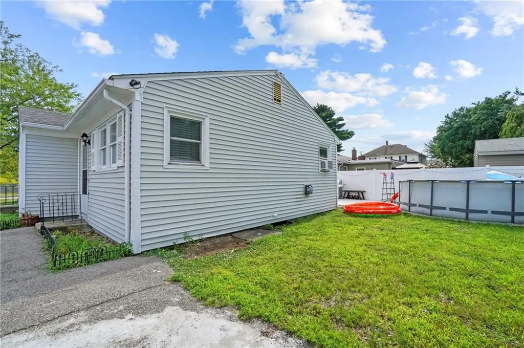 8 Pommenville Street Pawtucket RI 02861