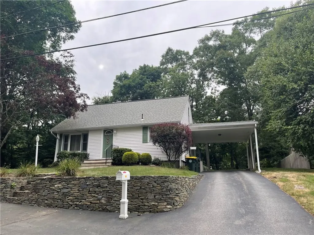 31 Julien Street Smithfield RI 02917