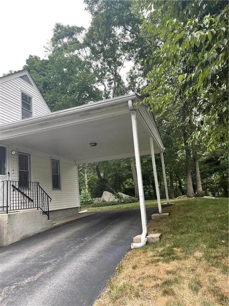 31 Julien Street Smithfield RI 02917