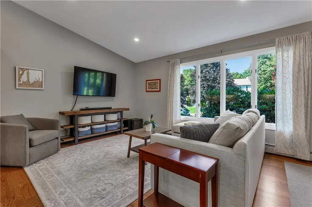 27 Rosewood Drive Lincoln RI 02865