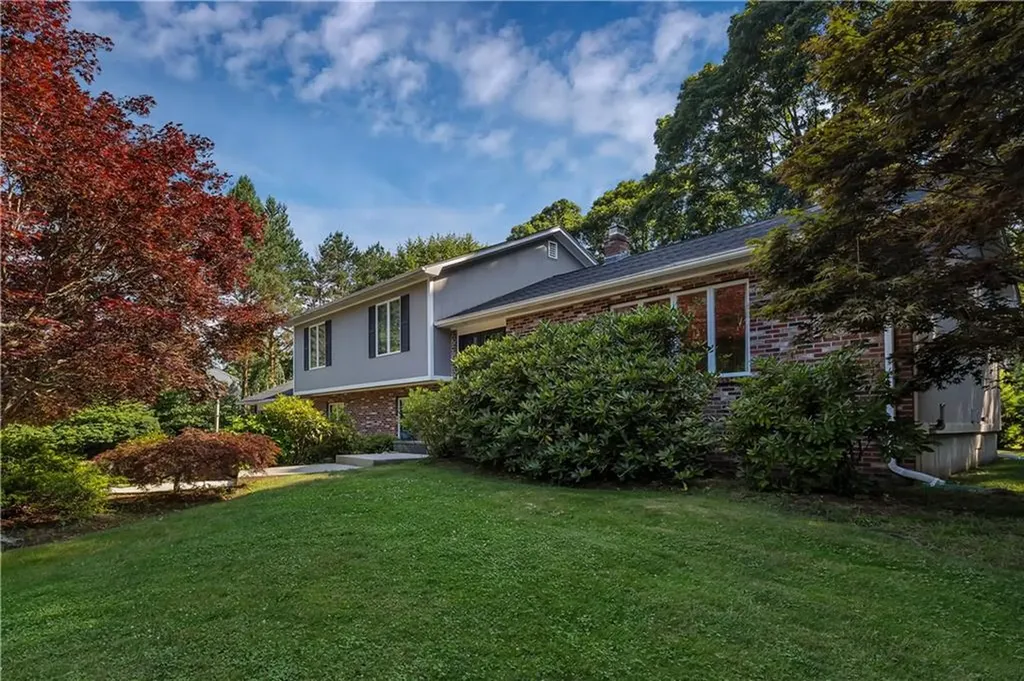 27 Rosewood Drive Lincoln RI 02865