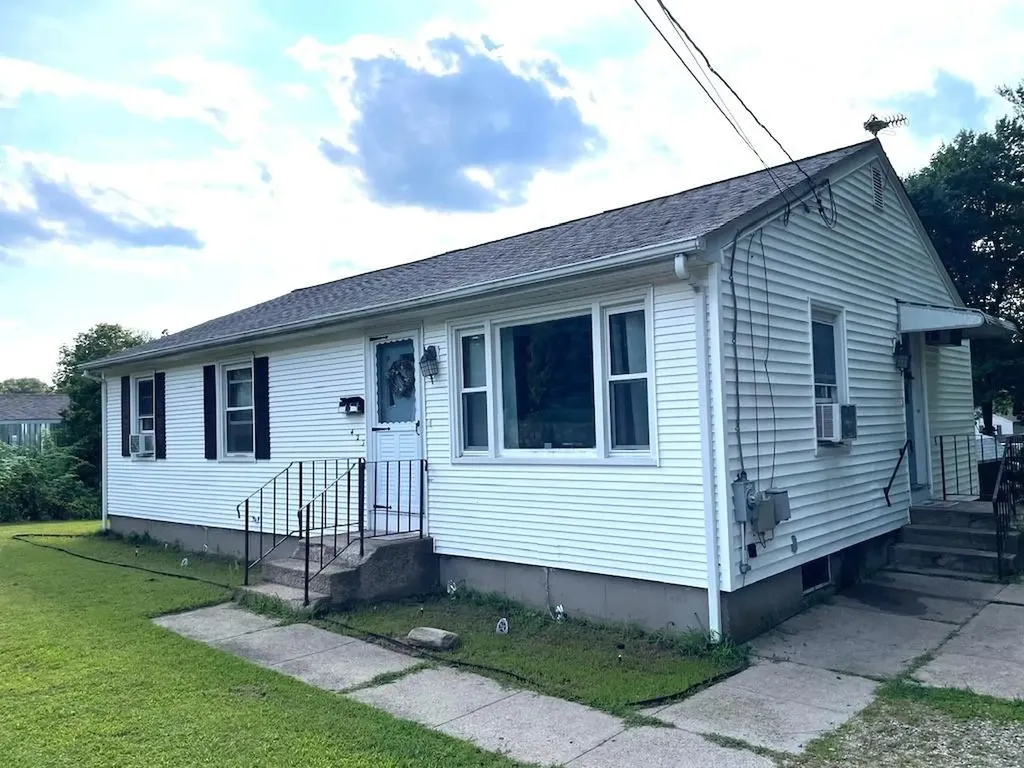 423 Fairview Avenue Coventry RI 02816