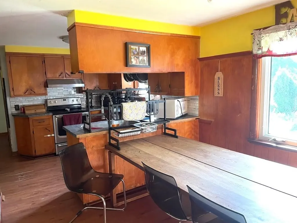 423 Fairview Avenue Coventry RI 02816