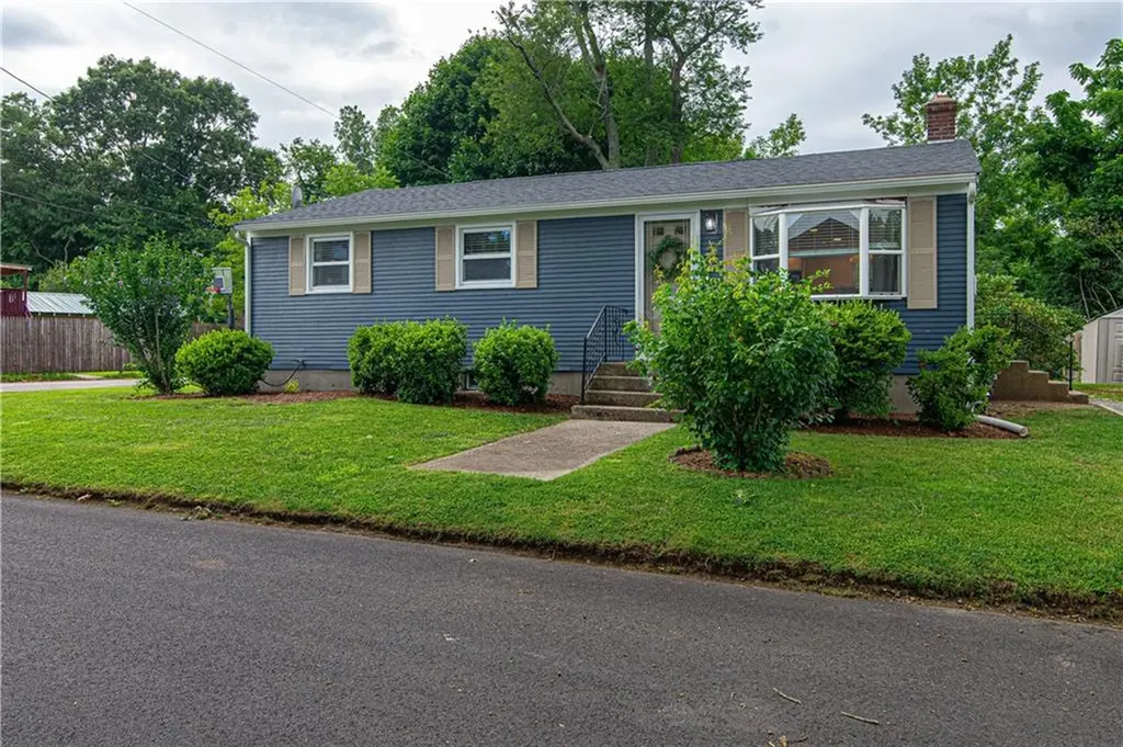 11 Beeckman Avenue Cranston RI 02920