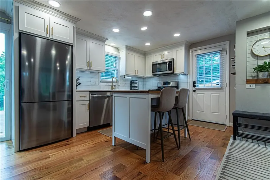 11 Beeckman Avenue Cranston RI 02920