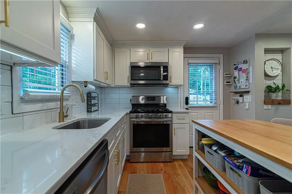 11 Beeckman Avenue Cranston RI 02920