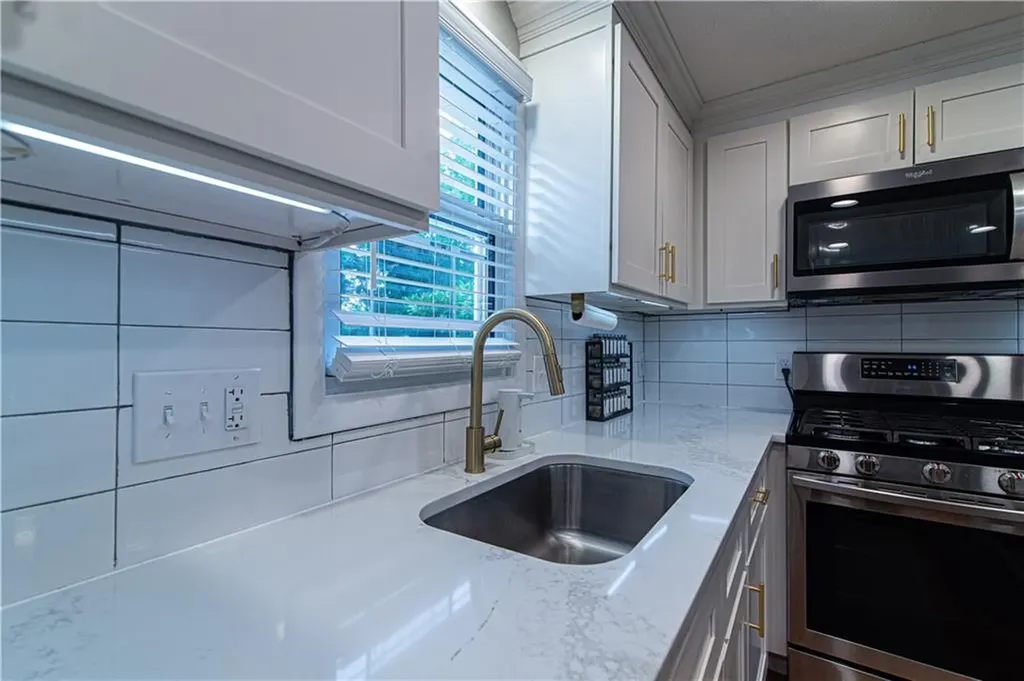 11 Beeckman Avenue Cranston RI 02920