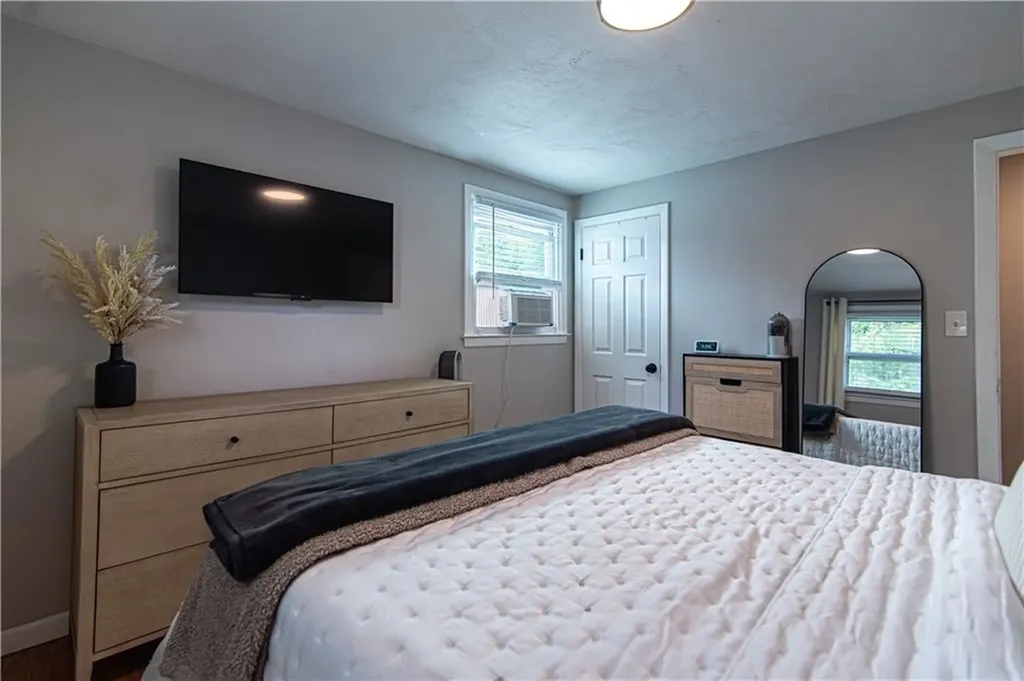 11 Beeckman Avenue Cranston RI 02920