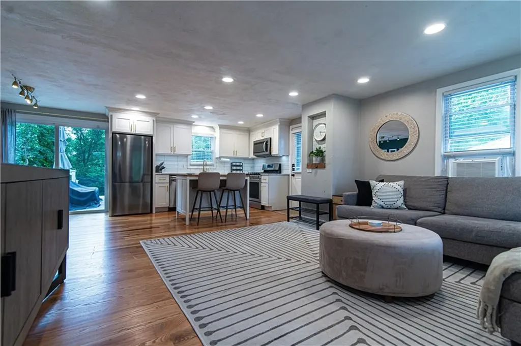 11 Beeckman Avenue Cranston RI 02920