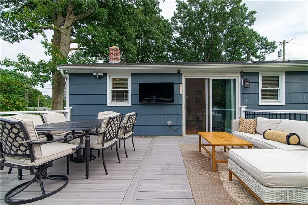11 Beeckman Avenue Cranston RI 02920