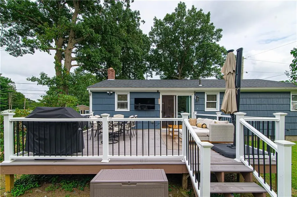 11 Beeckman Avenue Cranston RI 02920