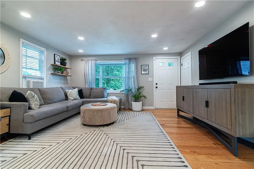 11 Beeckman Avenue Cranston RI 02920