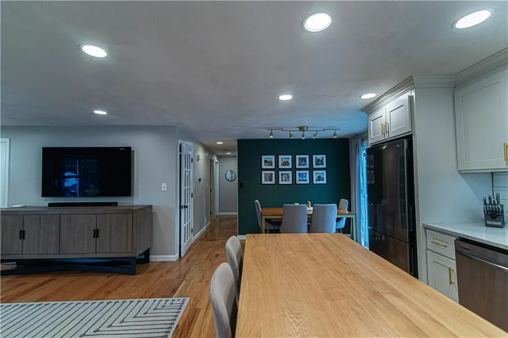 11 Beeckman Avenue Cranston RI 02920