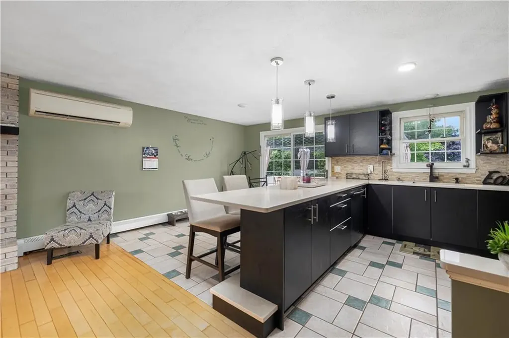 97 Wellington Avenue Warwick RI 02886