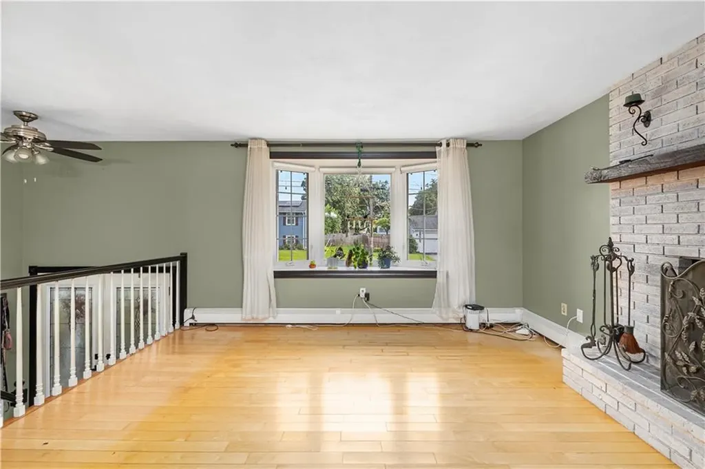 97 Wellington Avenue Warwick RI 02886