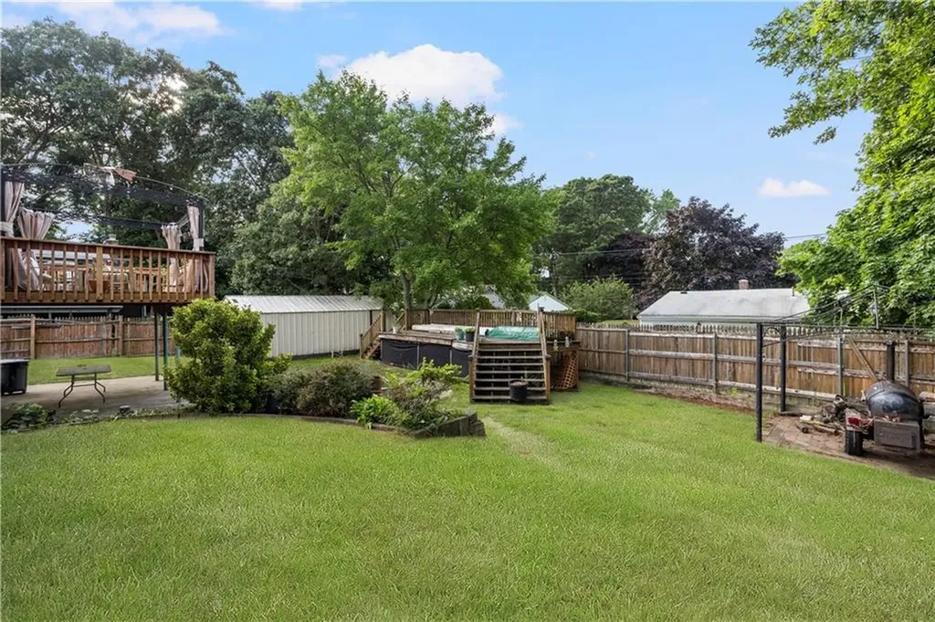 97 Wellington Avenue Warwick RI 02886