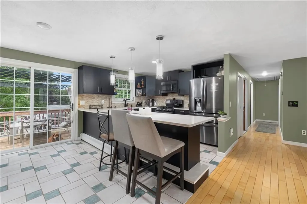 97 Wellington Avenue Warwick RI 02886