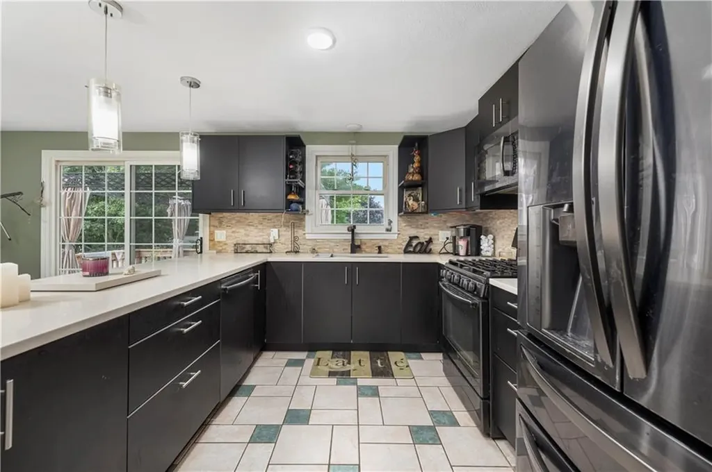 97 Wellington Avenue Warwick RI 02886