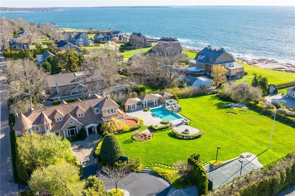 380 Ocean Road Narragansett RI 02882
