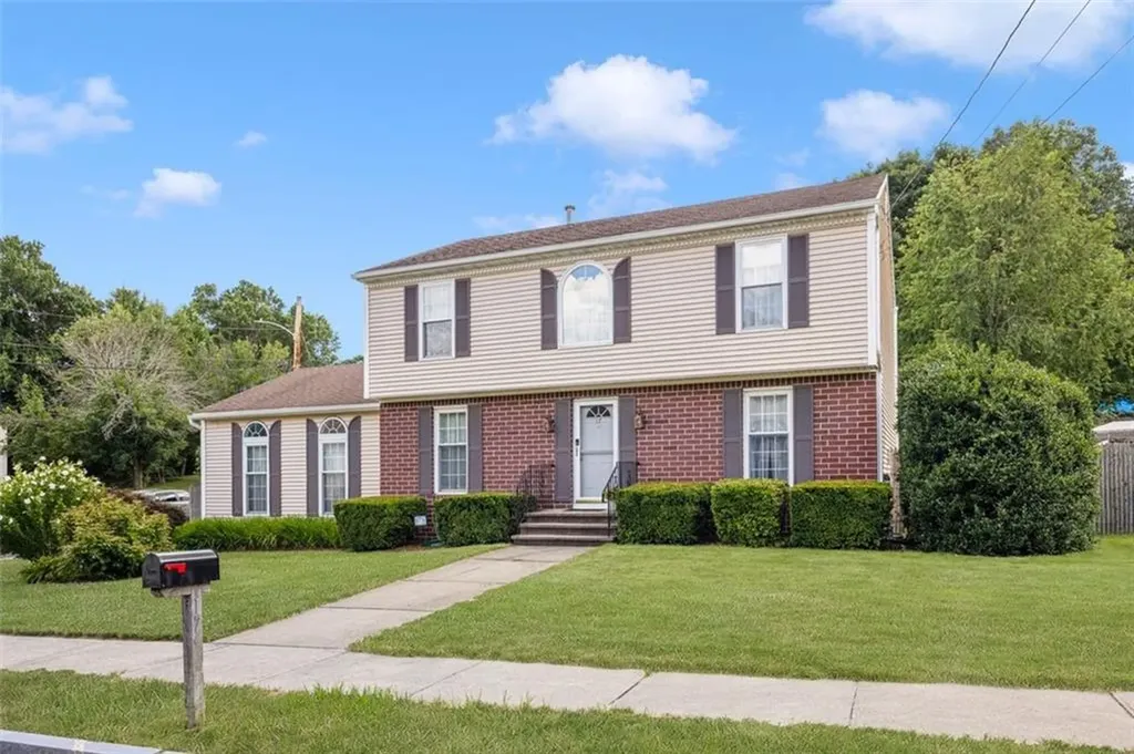 17 Rachella Court East Providence RI 02914