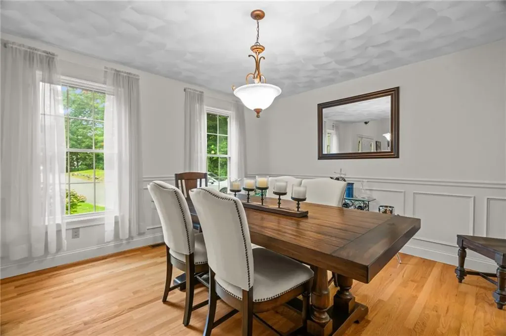 321 River Road Lincoln RI 02865