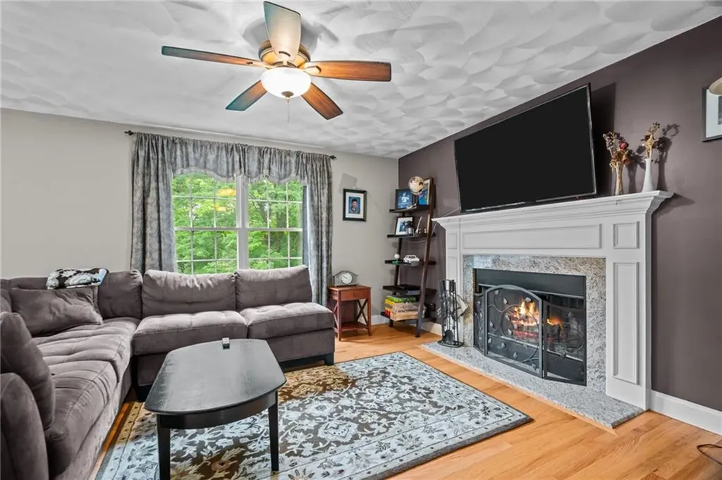 321 River Road Lincoln RI 02865
