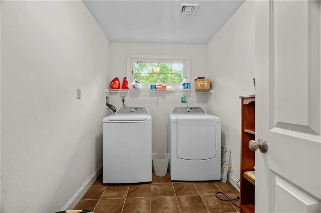 321 River Road Lincoln RI 02865