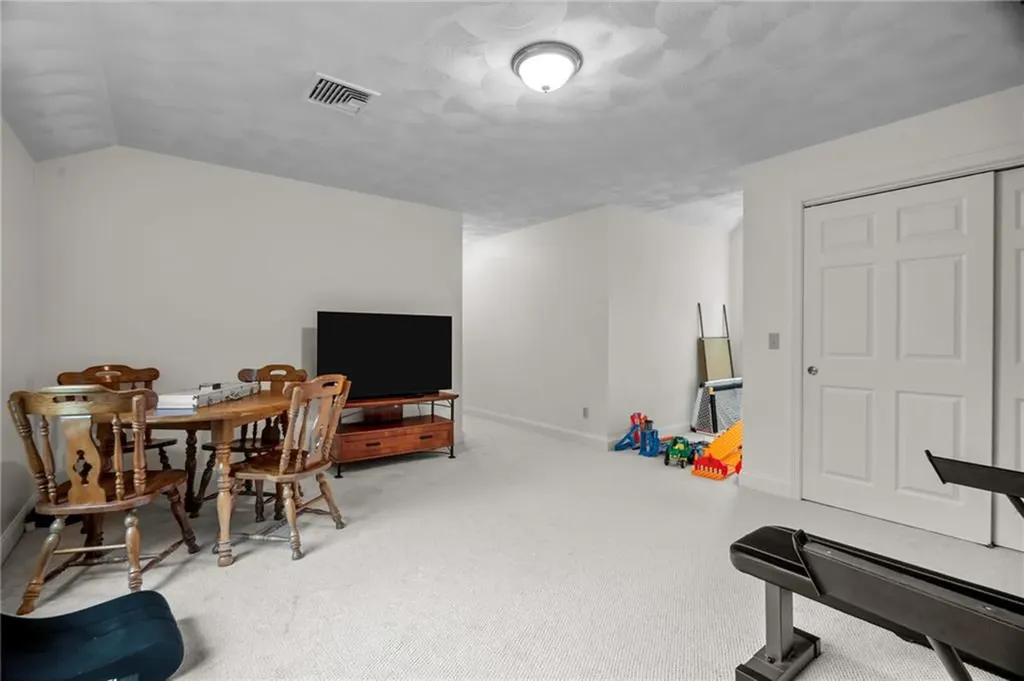 321 River Road Lincoln RI 02865