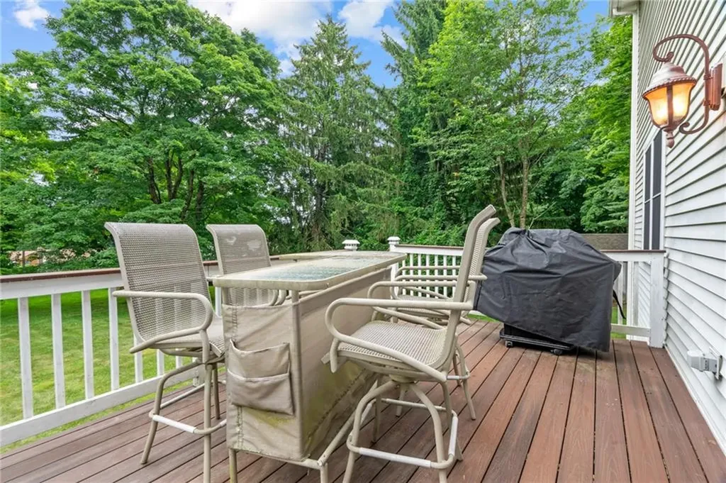 321 River Road Lincoln RI 02865