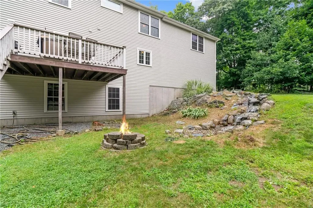 321 River Road Lincoln RI 02865