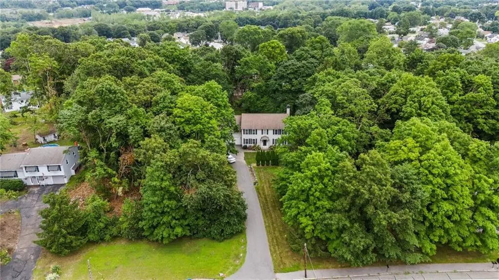 321 River Road Lincoln RI 02865