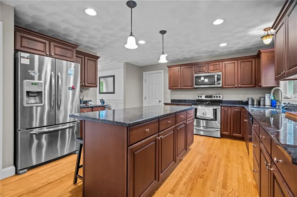 321 River Road Lincoln RI 02865