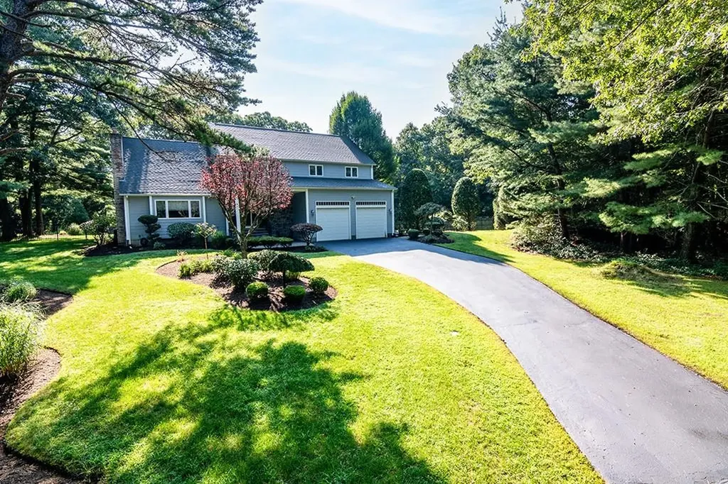 31 Robin Drive North Kingstown RI 02852