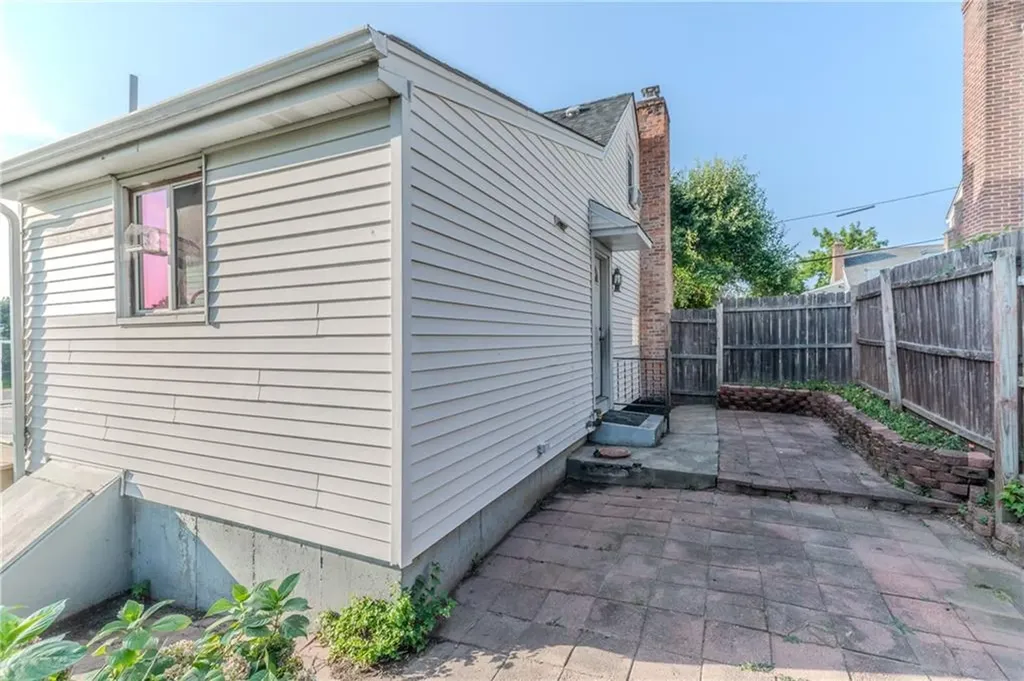 116 Fairfield Road Cranston RI 02910