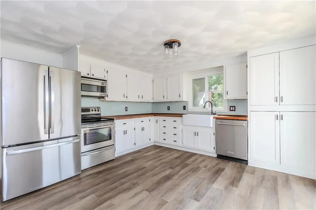 116 Fairfield Road Cranston RI 02910