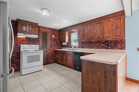 5 Martha Road East Providence RI 02916