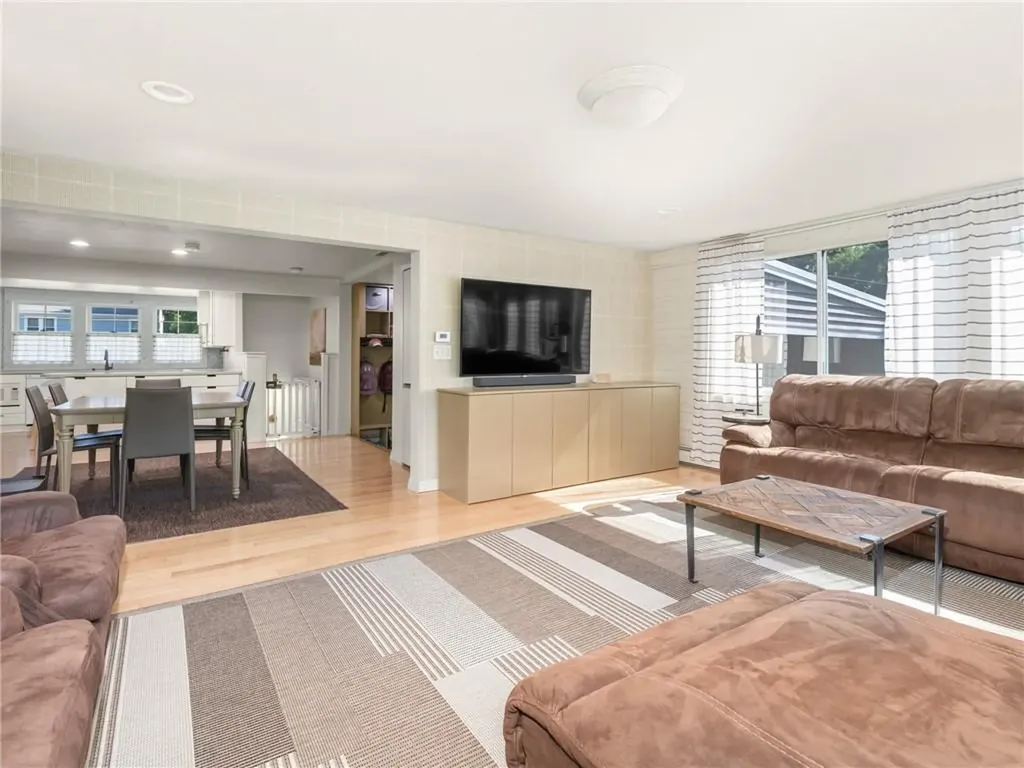 5 Russell Lane Smithfield RI 02917