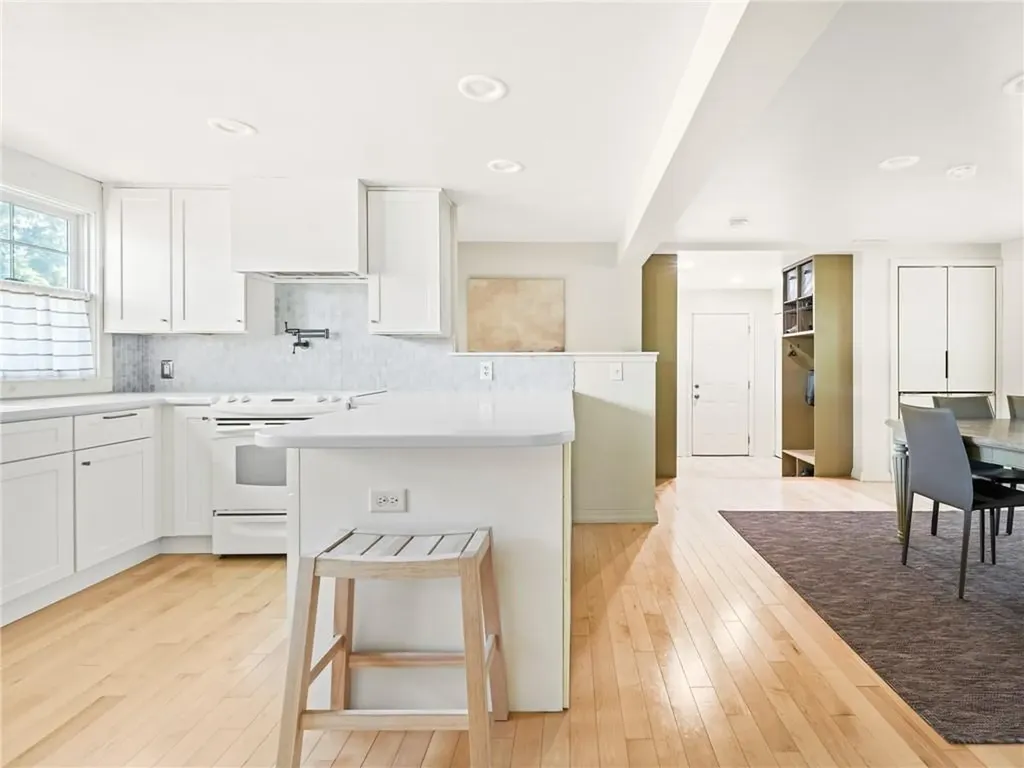 5 Russell Lane Smithfield RI 02917