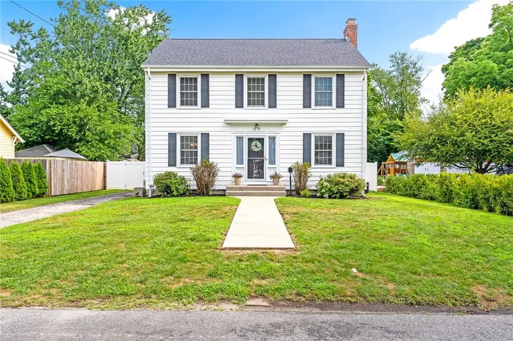 39 Vaughn Avenue Warwick RI 02886