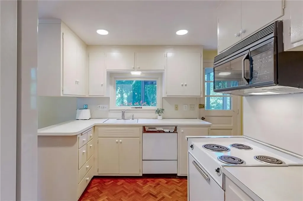 212 Lawnacre Drive Cranston RI 02920
