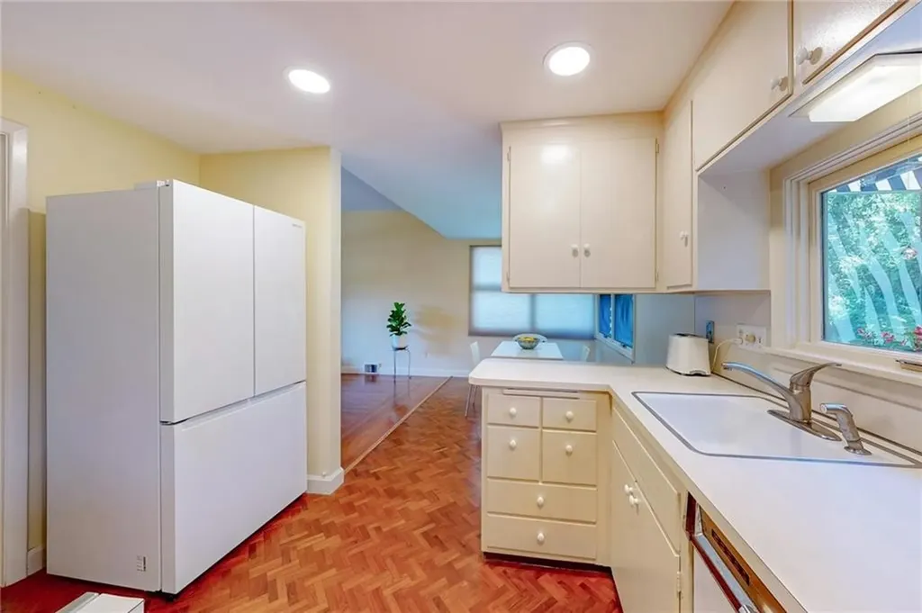 212 Lawnacre Drive Cranston RI 02920
