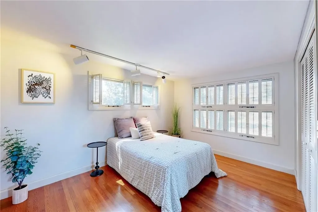 212 Lawnacre Drive Cranston RI 02920