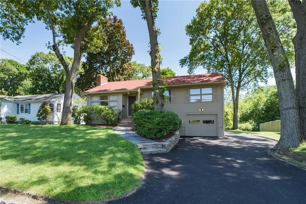 212 Lawnacre Drive Cranston RI 02920