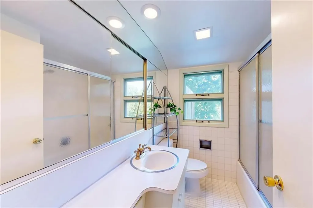 212 Lawnacre Drive Cranston RI 02920