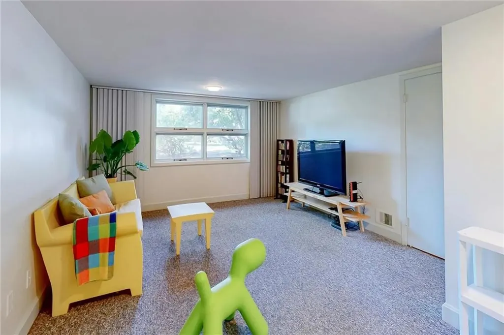 212 Lawnacre Drive Cranston RI 02920